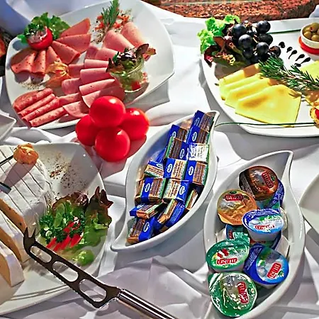 By Belvilla Hotel 3*